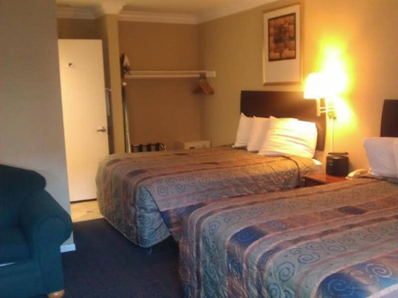 Фото Rodeway Inn near Venice Beach