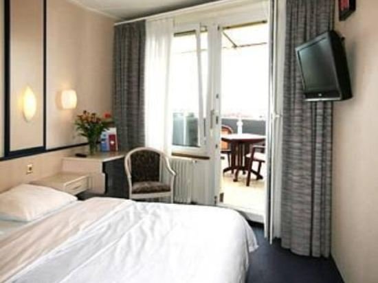 Фото отеля 2