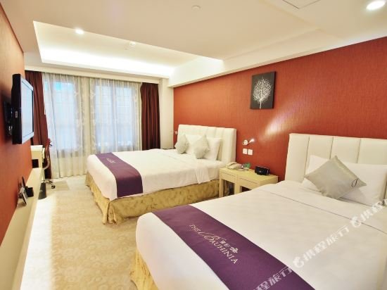 Фото The Bauhinia Hotel - Central