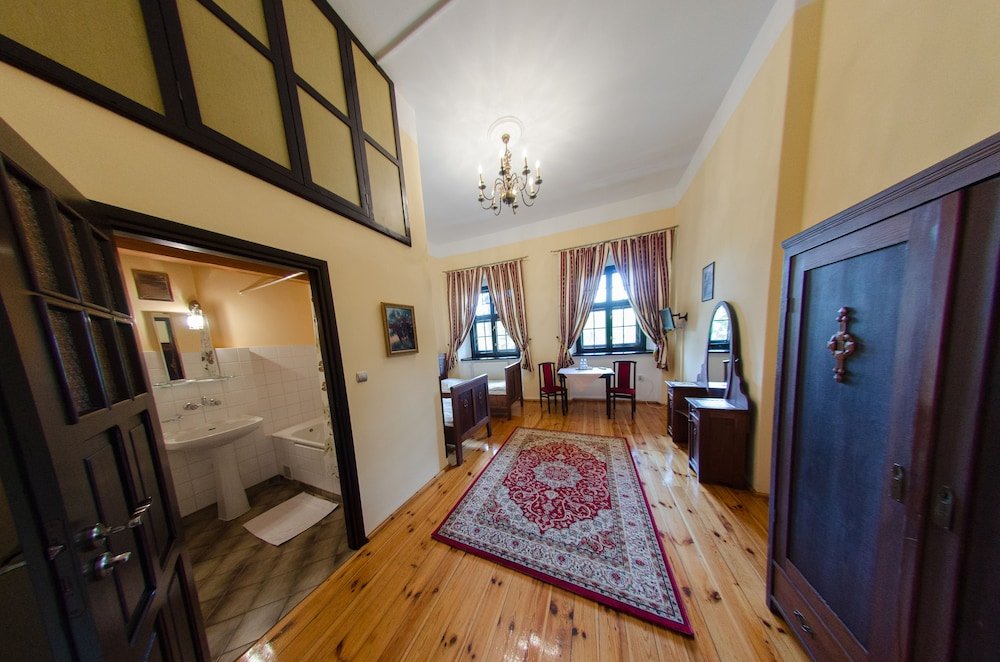 Фото Oficyna przy Pałacu Krobielowice