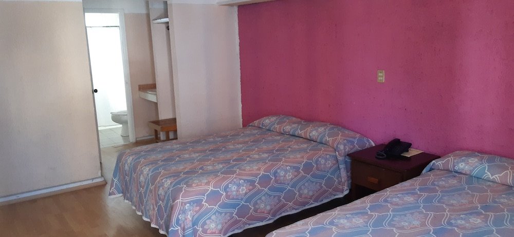 Фото Hotel Zacatecas Courts