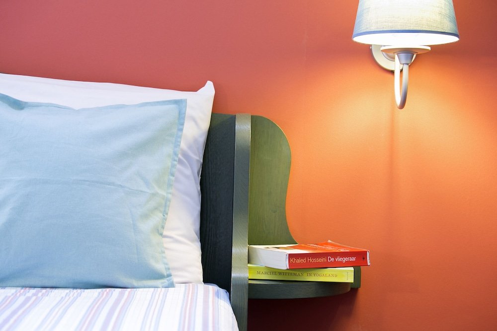 Фото Roompot Hotel Marinapark Volendam