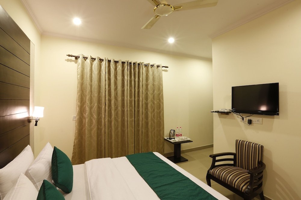 Фото Airport Hotel Chanakya