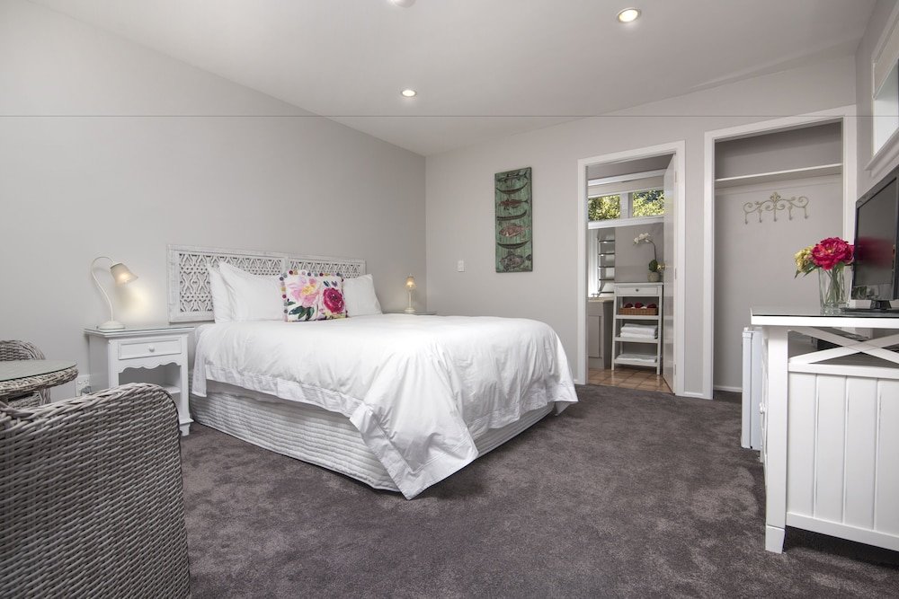 Фото Botanica Bed and Breakfast