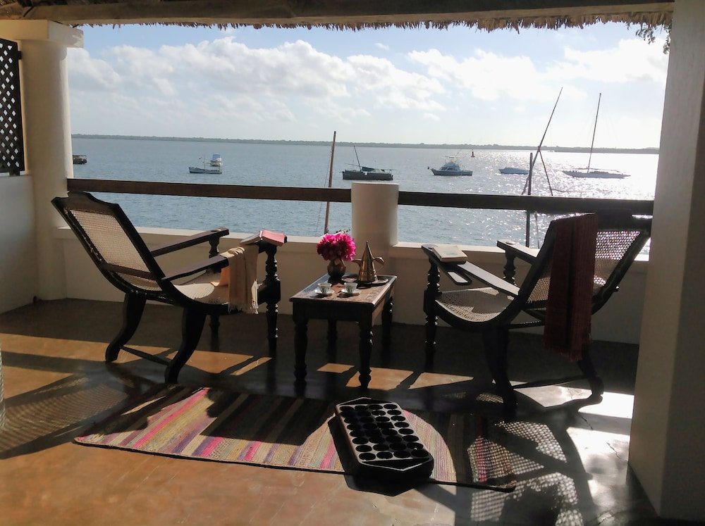 Фото Kijani Hotel