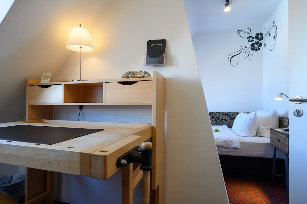 Фото Hotel H. E. Y. M. A. N. N.