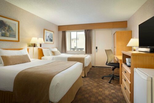 Гостиница Days Inn Victoria Uptown