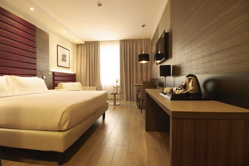 Фото IH Hotels Milano Lorenteggio
