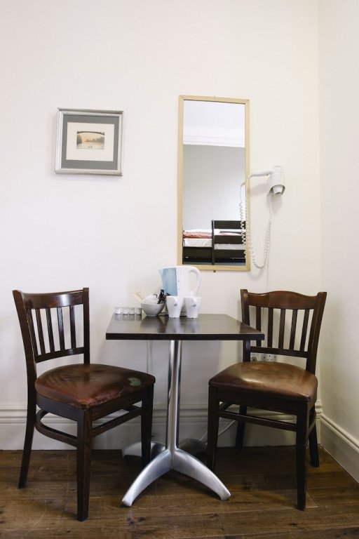 Фото Palmers Lodge Swiss Cottage