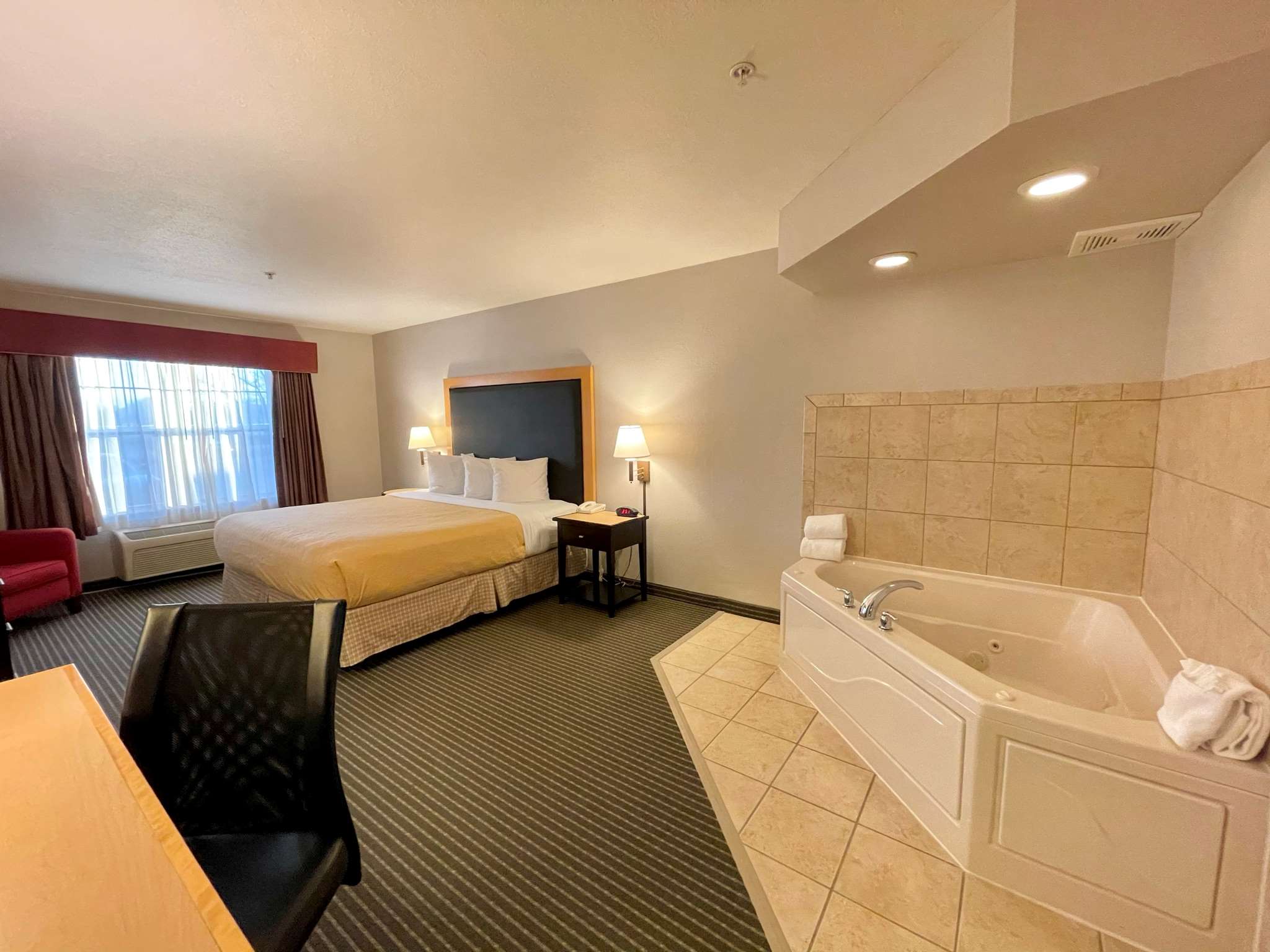 Фото Holiday Inn Express & Suites Zion by IHG