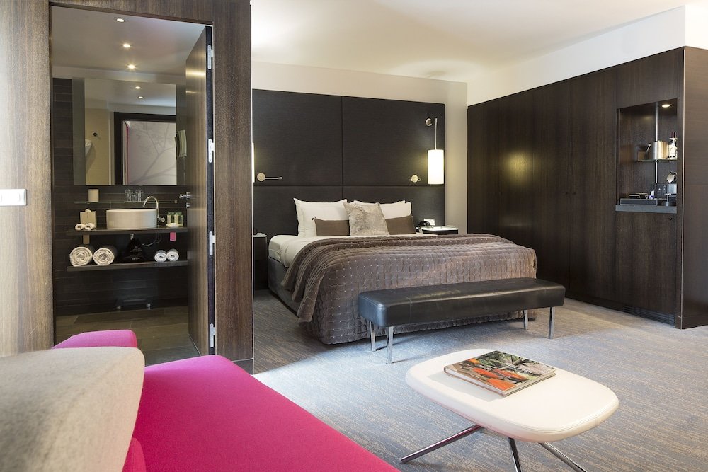 Фото Renaissance Paris Arc de Triomphe Hôtel