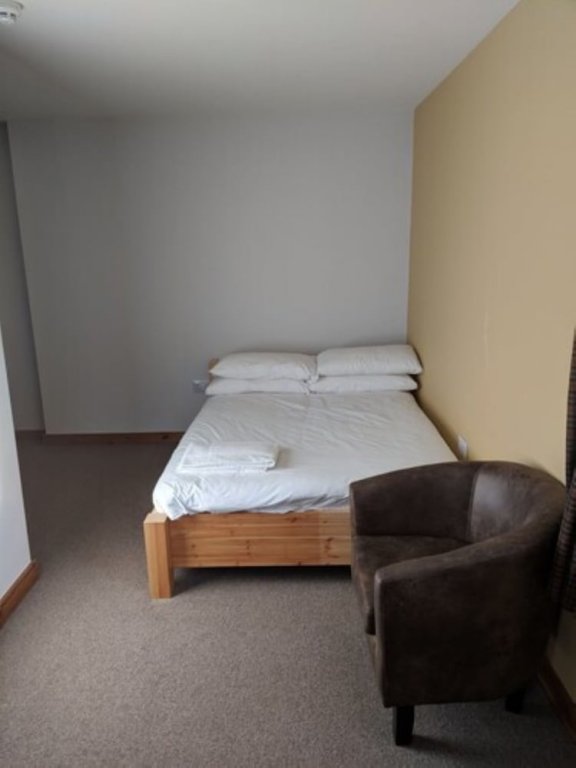 Фото Black Isle Bar and Rooms