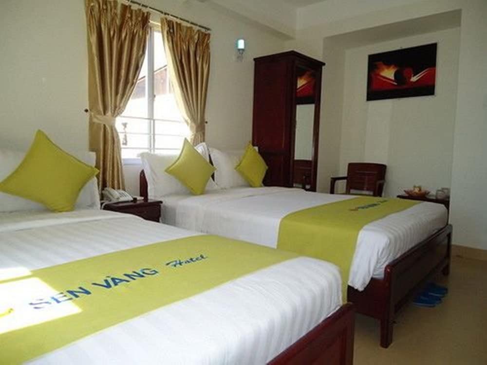 Фото Golden Lotus Hotel