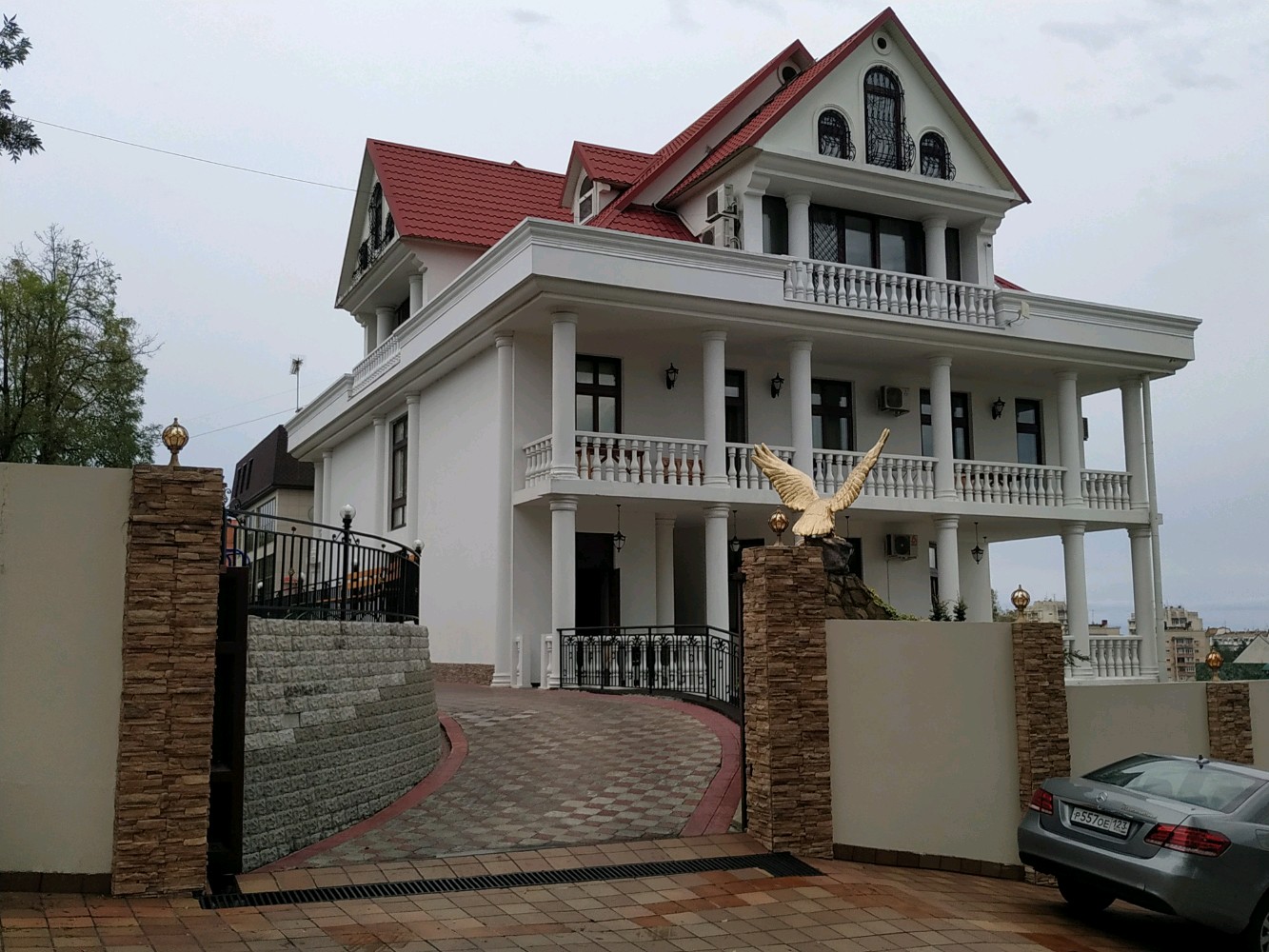 Фото отеля 2