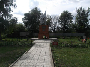 Погибшим в Великой Отечественной войне (Belgorod Region, Prokhorovskiy rayon, Prelestnenskoye selskoye poseleniye, selo Kartashyovka) ، نصب تذكاري للحرب، مقبرة جماعية