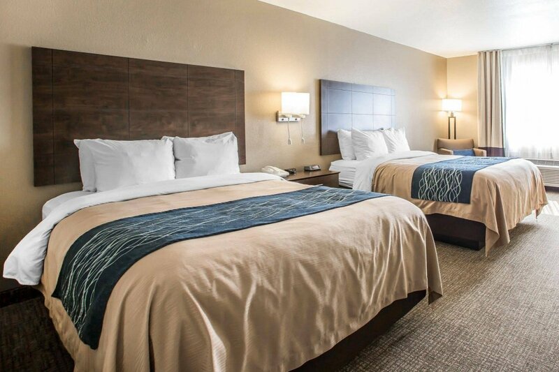 Гостиница Comfort Inn & Suites Waterloo - Cedar Falls в Ватерлоо
