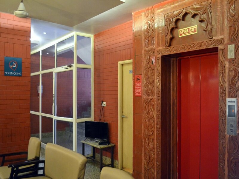 Гостиница Oyo 694 Hotel Malik Residency в Канпуре