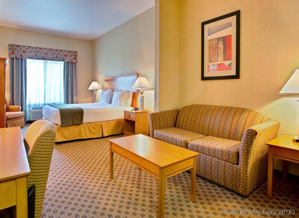 Фото Holiday Inn Express & Suites San Diego Otay Mesa