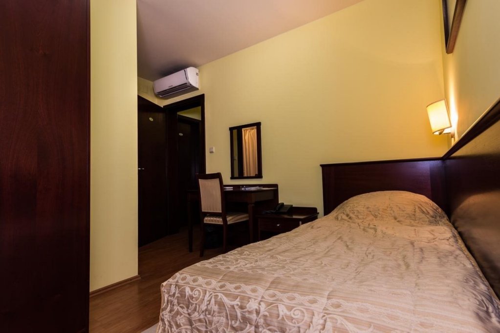 Фото Hotel Meridijan16