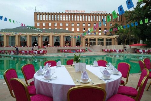 Гостиница Hotel Les Zianides в Тлемсене