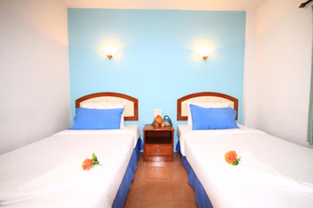 Фото J. Holiday Inn