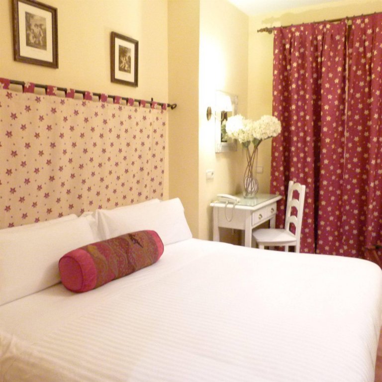 Фото Apartamentos Hospederia de los Reyes