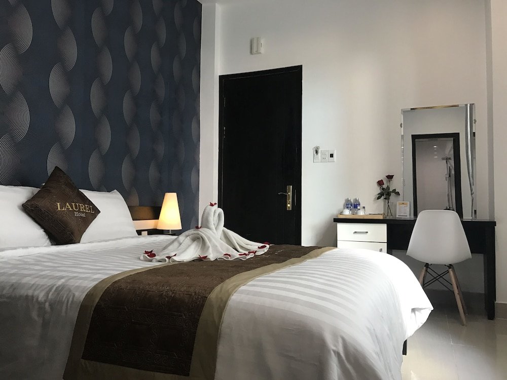 Фото Laurel Hotel