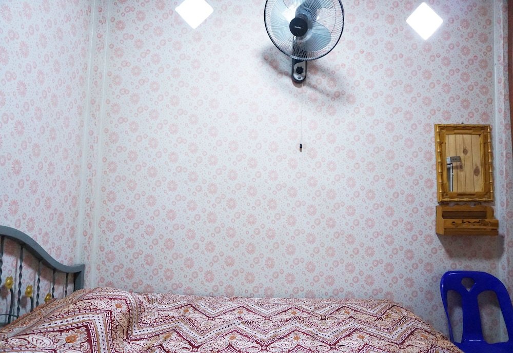 Фото Three J Guesthouse