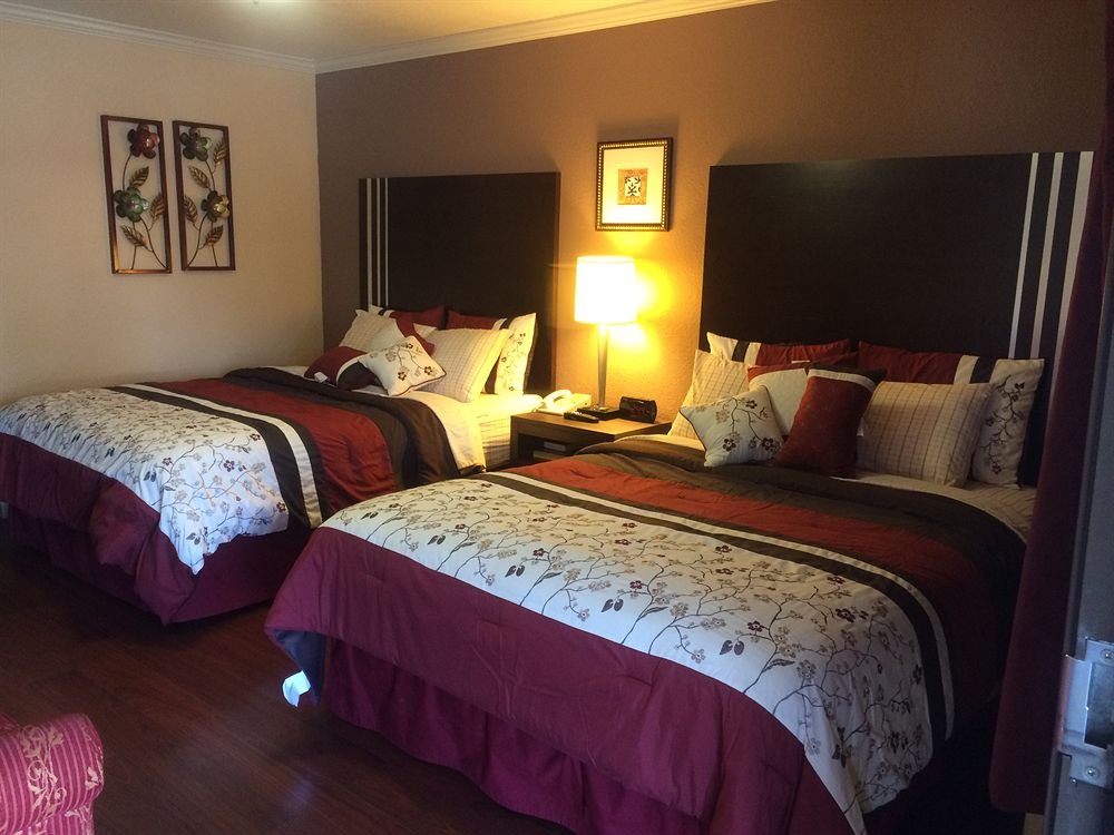 Фото Muir Lodge Motel