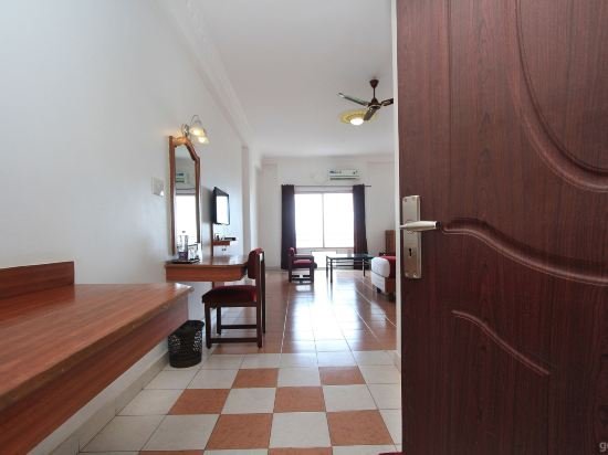 Фото Oyo 10632 Hotel Brigade Royal