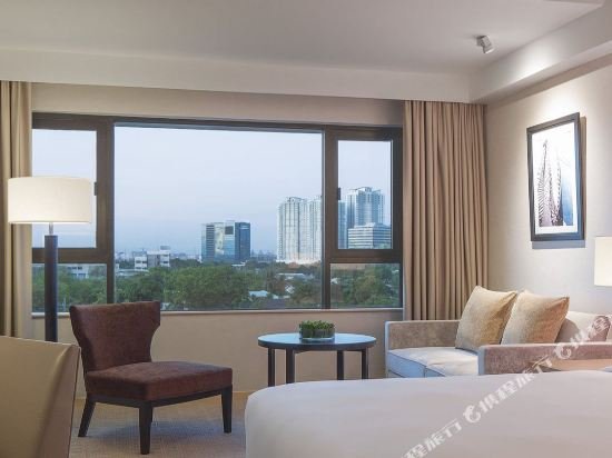 Фото New World Makati Hotel