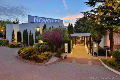 Гостиница Novotel Geneve Aeroport в Ферне-Вольтере