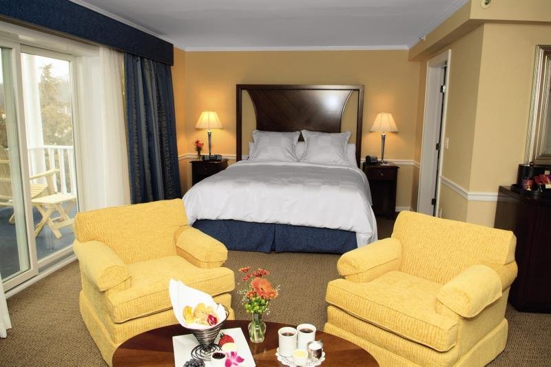 Фото Danfords Hotel and Marina