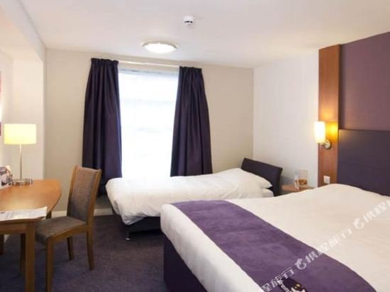 Фото Premier Inn Edinburgh East