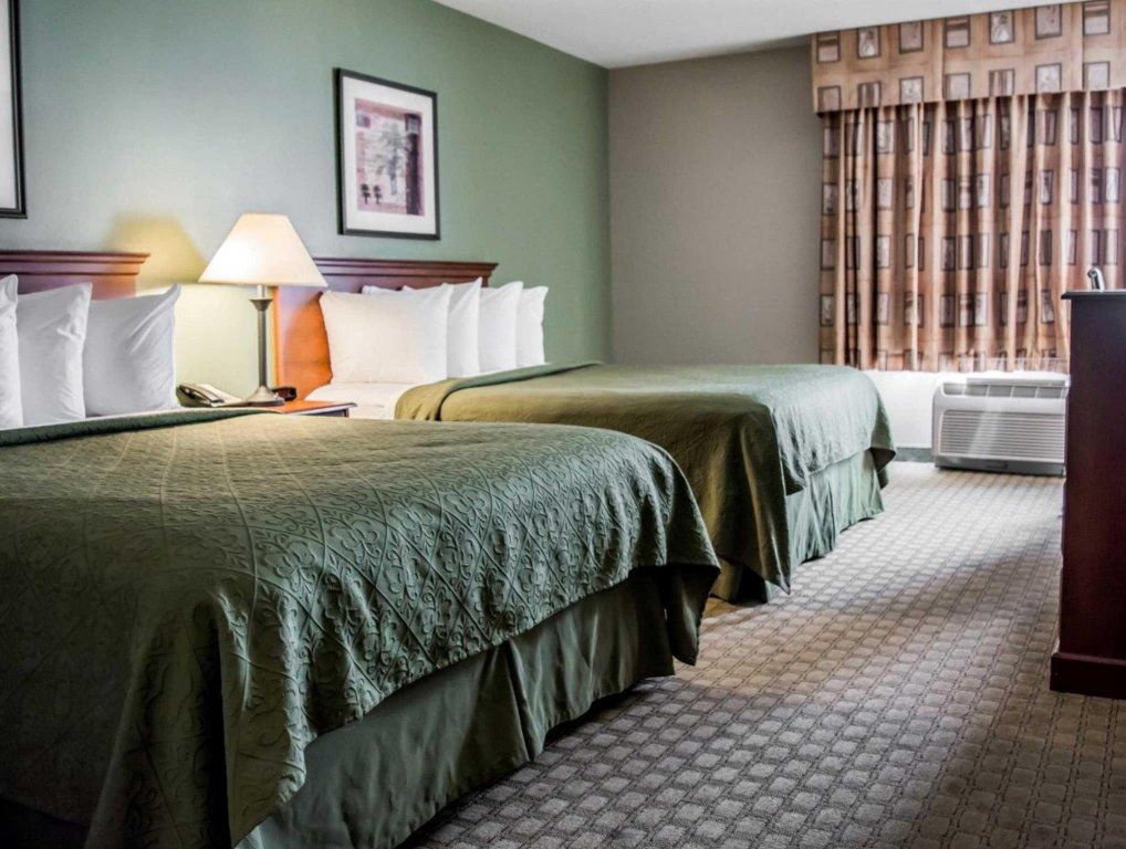 Фото Quality Inn & Suites Near Fairgrounds Ybor City