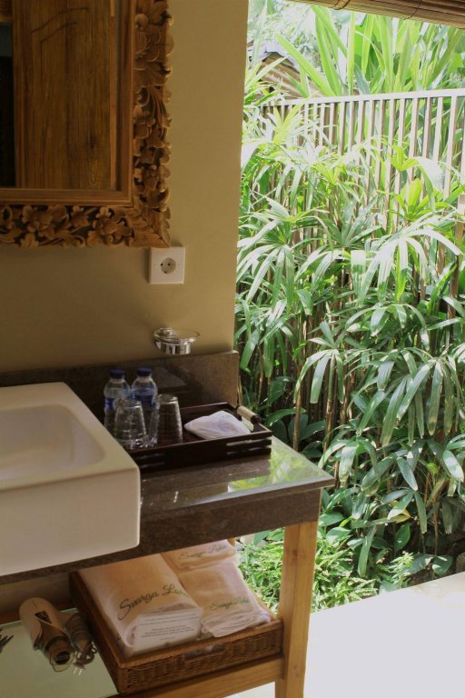 Фото Adiwana Svarga Loka