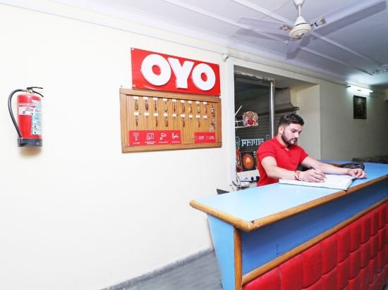 Фото Oyo 12775 Bharat Plaza