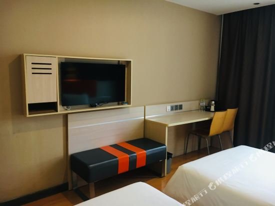 Фото 7 Days Inn Premium Zaozhuang Tengzhou Xueyuan Middle Road Highspeed Railway Branch