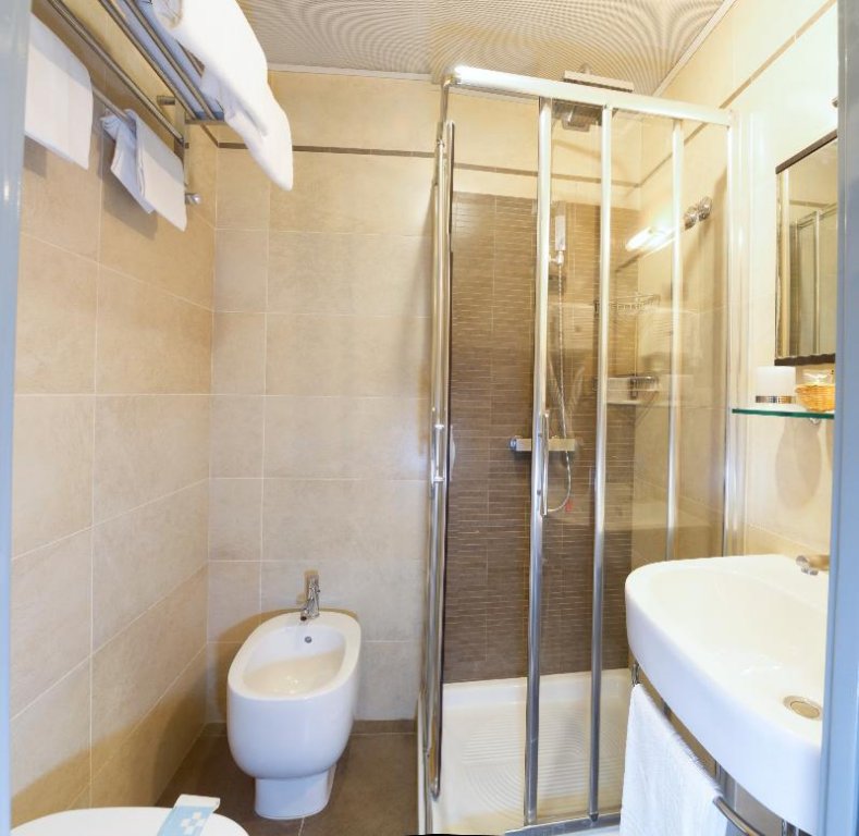 Фото Hotel Garibaldi