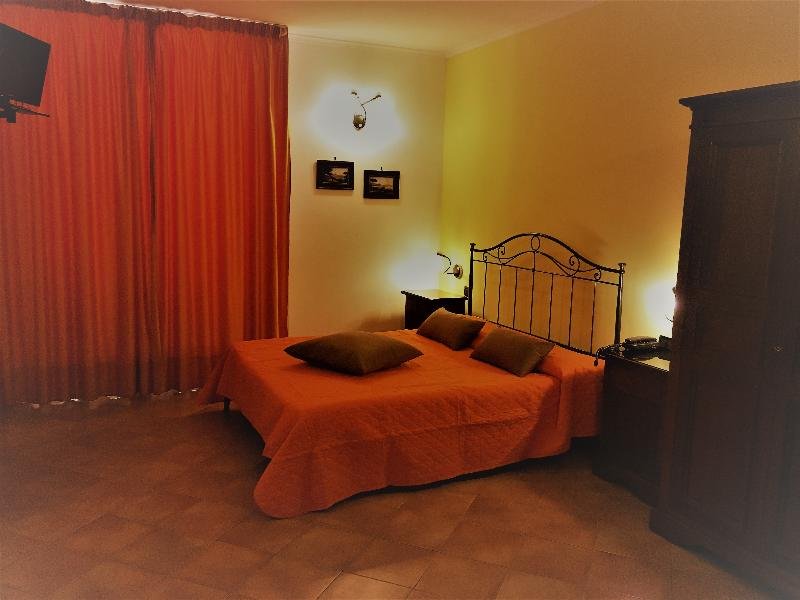 Фото Hotel Neapolis