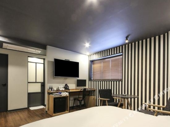 Фото Brown Dot Daeyeon