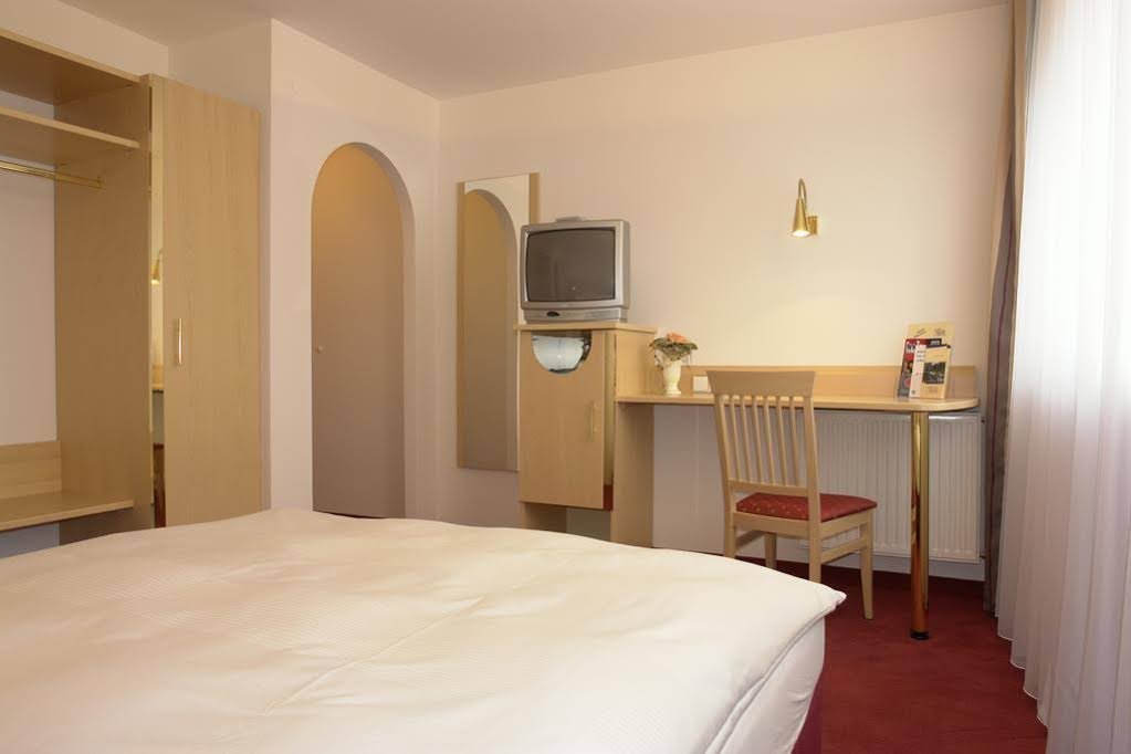 Фото City Hotel garni Neu-Ulm
