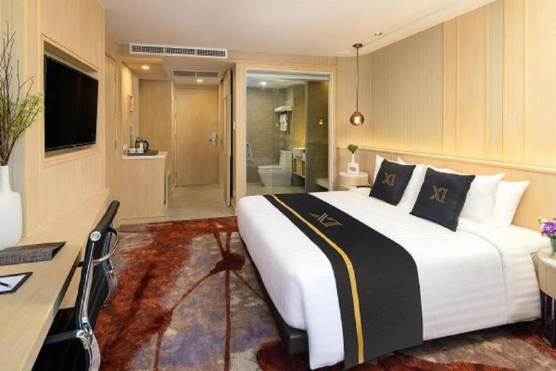 Фото Eleven Avenue Suites Bangkok