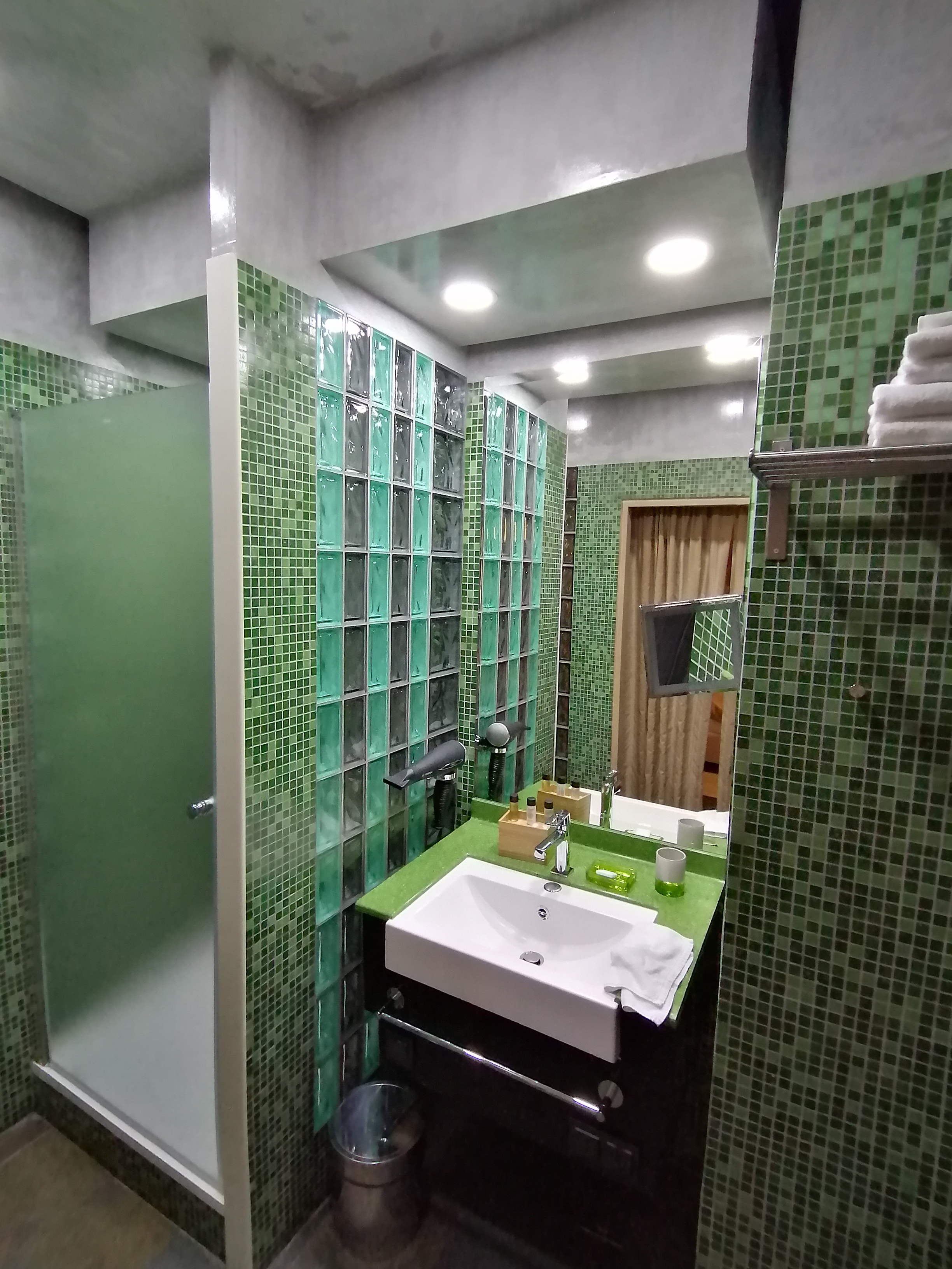 Фото Garden Embassy