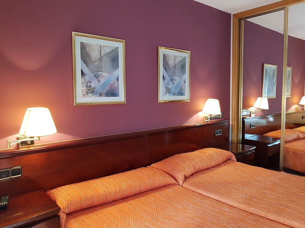 Фото Hostal Santa María