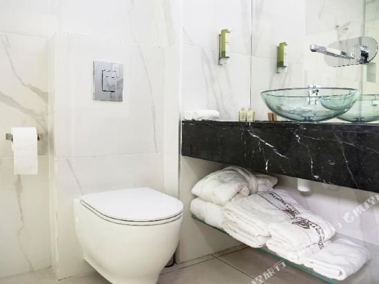 Фото Napa Mermaid Hotel & Suites