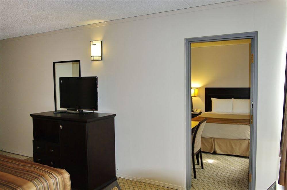 Фото Airport Traveller'S Inn