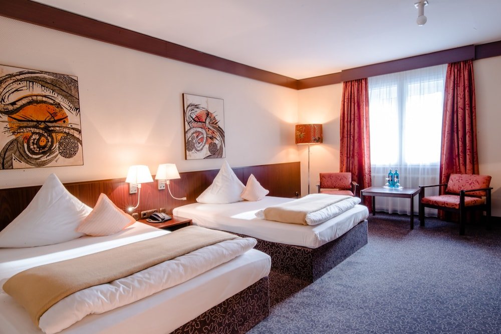 Фото Hotel Goldener Hirsch