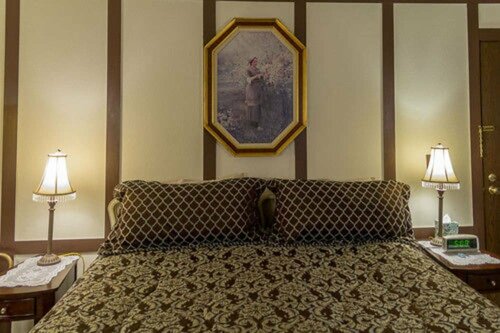 Гостиница Highland Glen Lodge Bed & Breakfast в Анкоридже