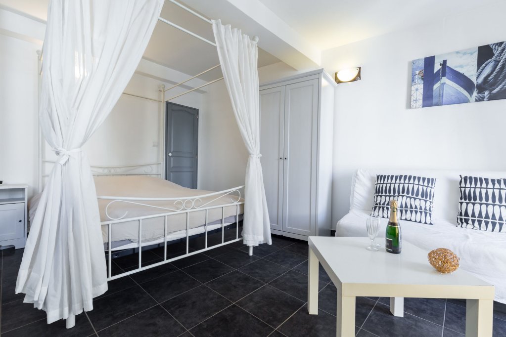 Фото Hôtel Simone